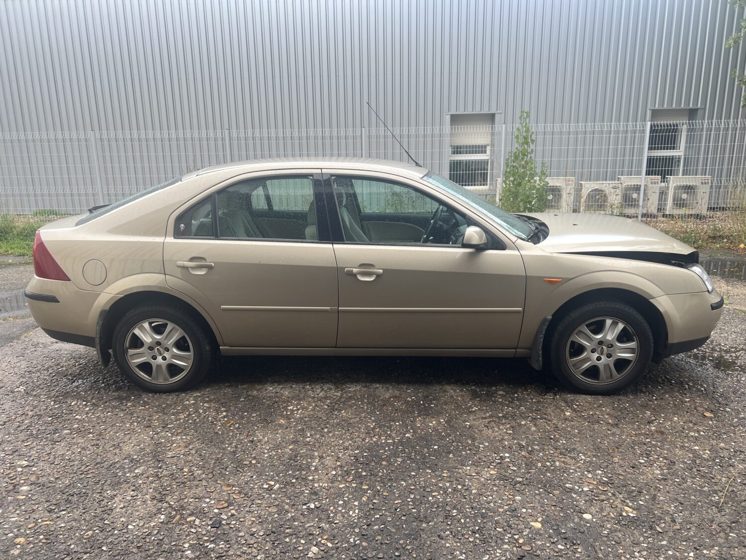 MONDEO 1.8 i 16V 110.